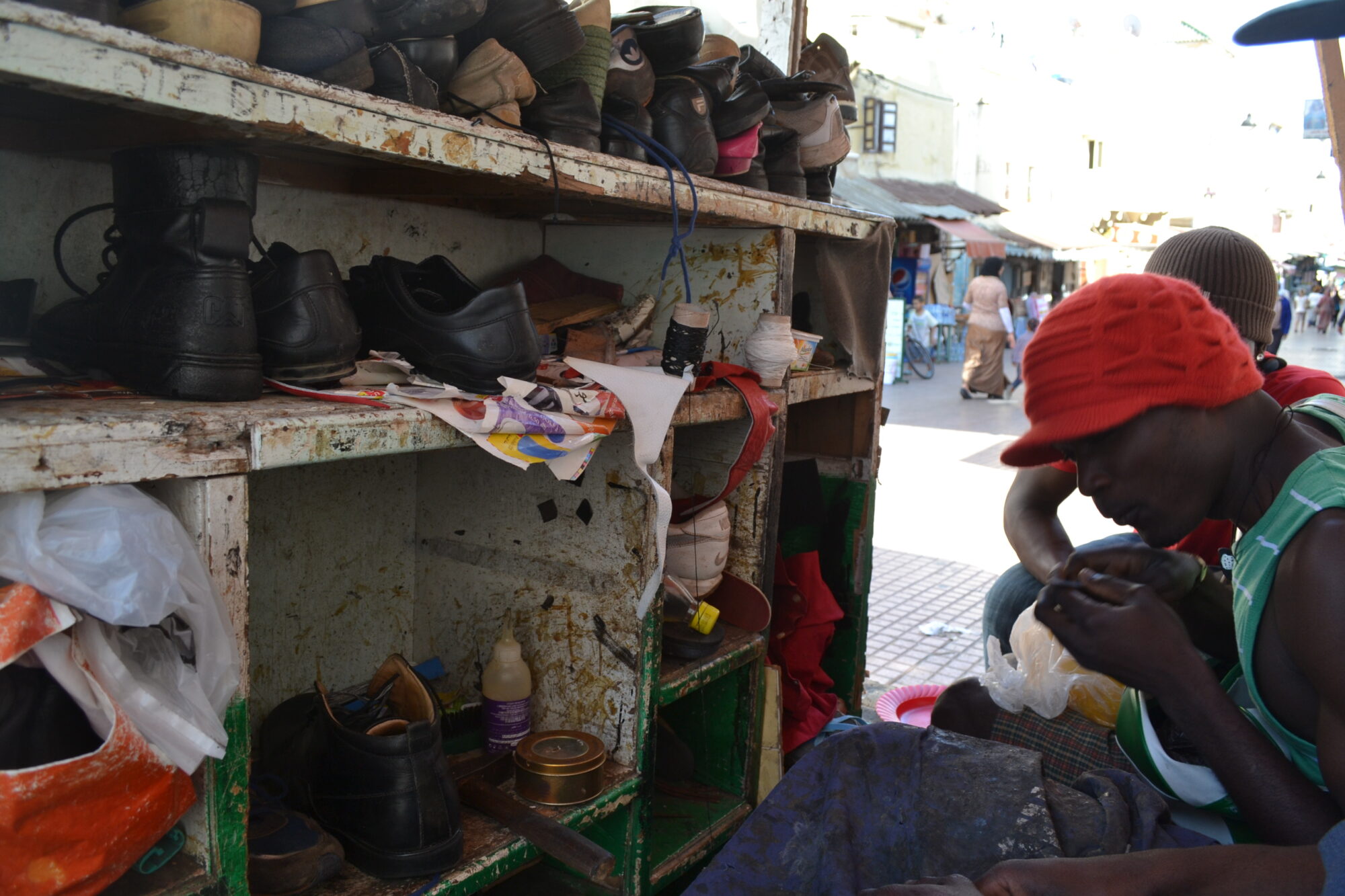 Schuhreparierer in Rabat, Marokko 2014