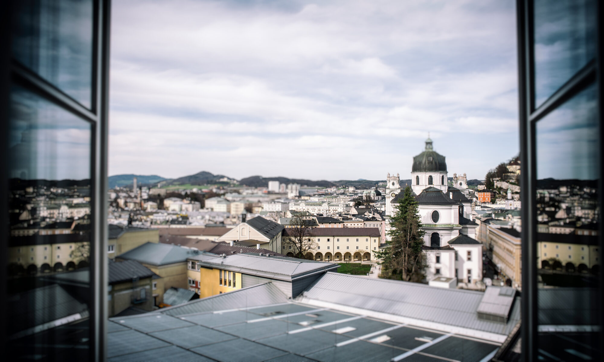 Blick aus der Edmundsburg auf Salzburg