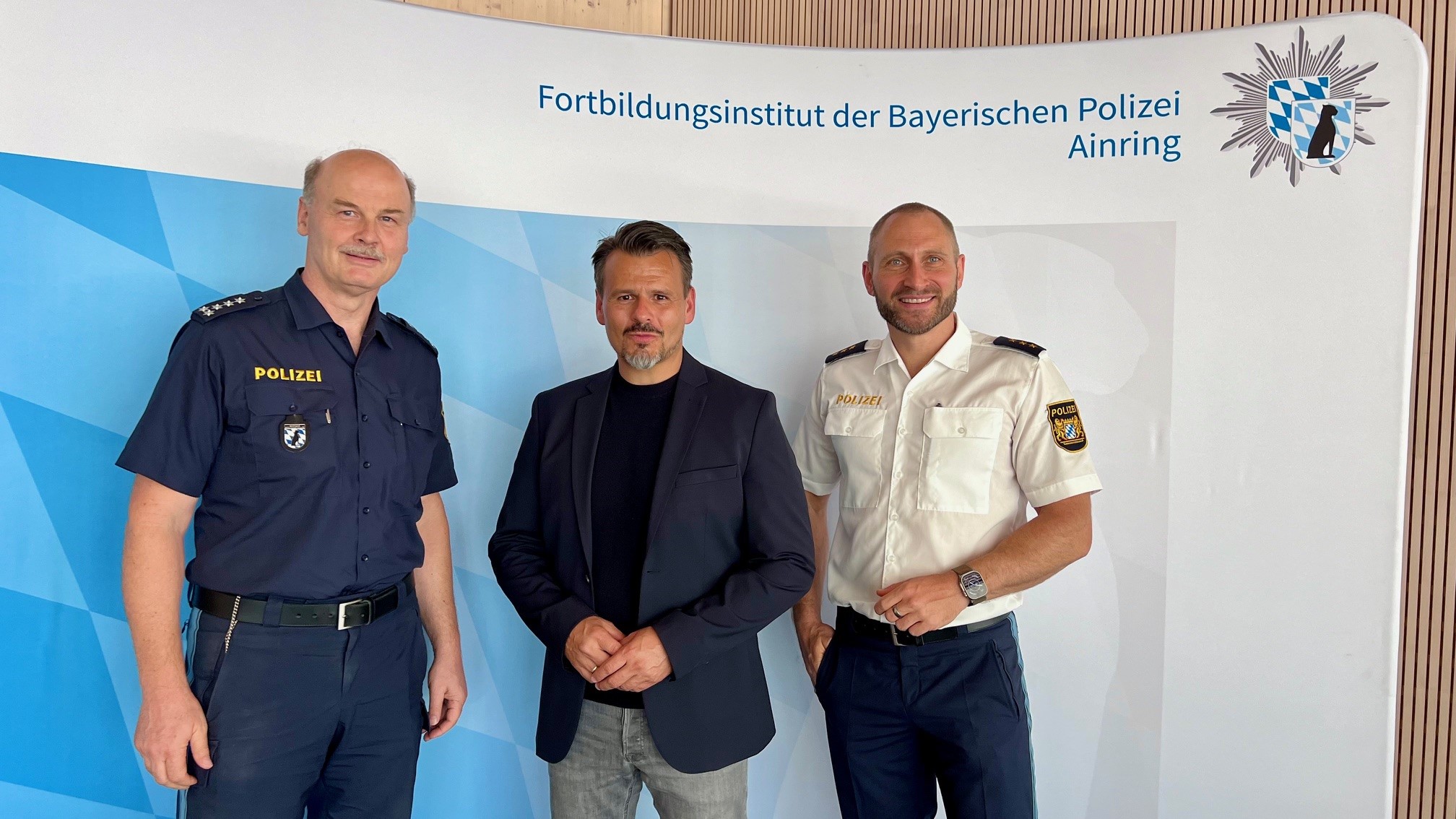 Jürgen KAMM (Erster Polizeihauptkommissar, Leiter Ausbildungsseminar Spitzensport – Winter), Dr. Robert KRAMMER (ÖIM), Dr. Bernd BÜRGER (Polizeidirektor, Fachbereichsleiter Einsatz und Verkehr), v.l.n.r.