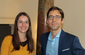 Foto Hannah Neuper, MSc. (Amt der Salzburger Landesregierung/Abteilung 5) und Dr. Mario Wintersteiger (PLUS/FB Politikwissenschaft).